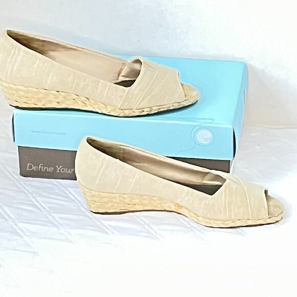 Life Stride Shoes Lioness Tan Tropez Peep Toe Wedge - Picture 4 of 16